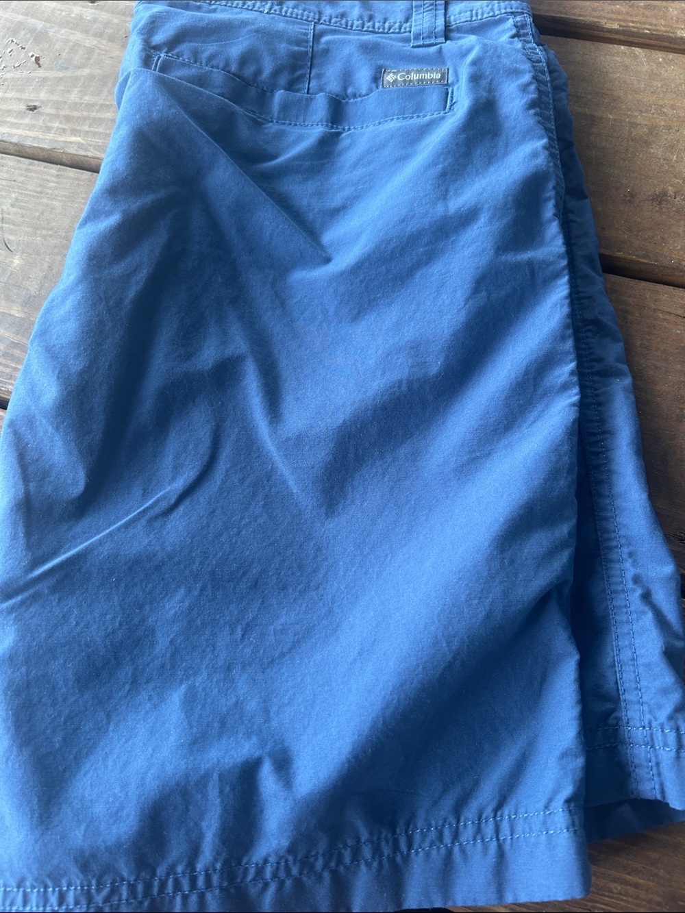 EUC Columbia Men's Flat Front Shorts Blue lightweight, 8”